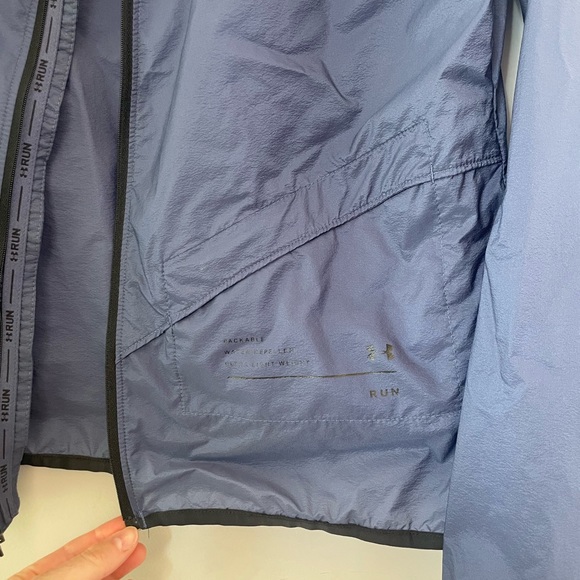 Under Armour Womens Running Jacket - Picture 3 of 3
